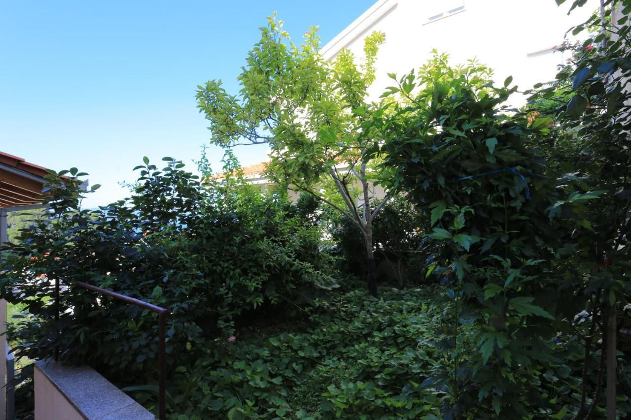 With A Parking Space Duce, - 20858 Apartment *