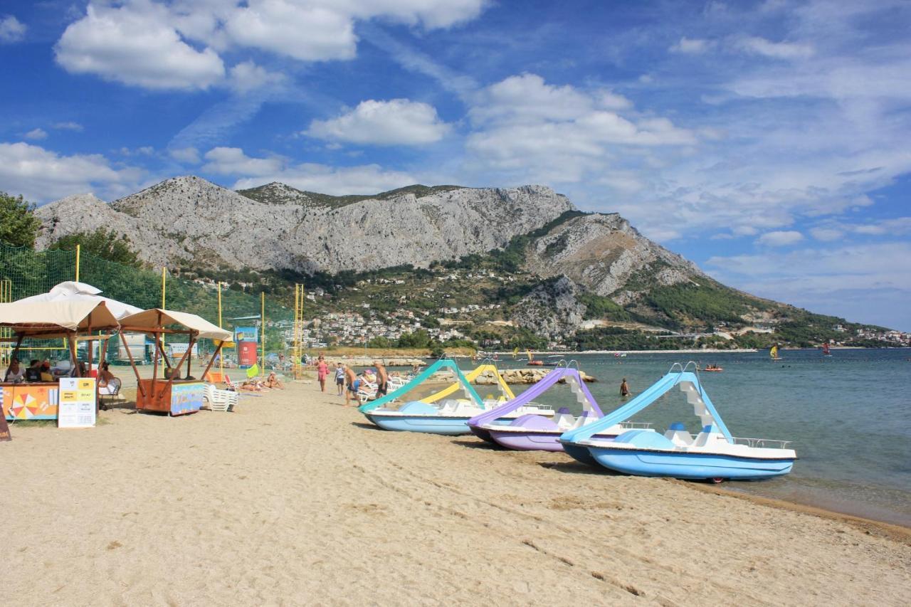 With A Parking Space Duce, - 20858 Apartment Omis