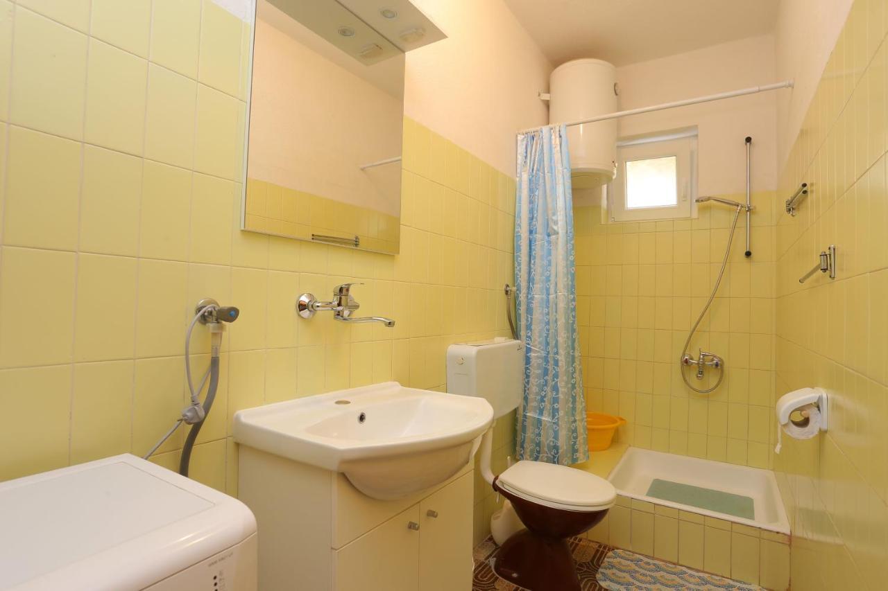 Apartment With A Parking Space Duce, - 20858 *