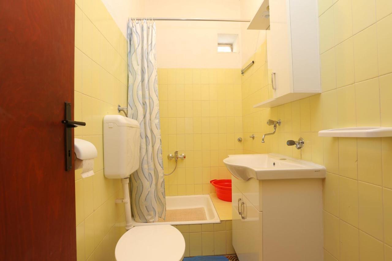 Apartment With A Parking Space Duce, - 20858