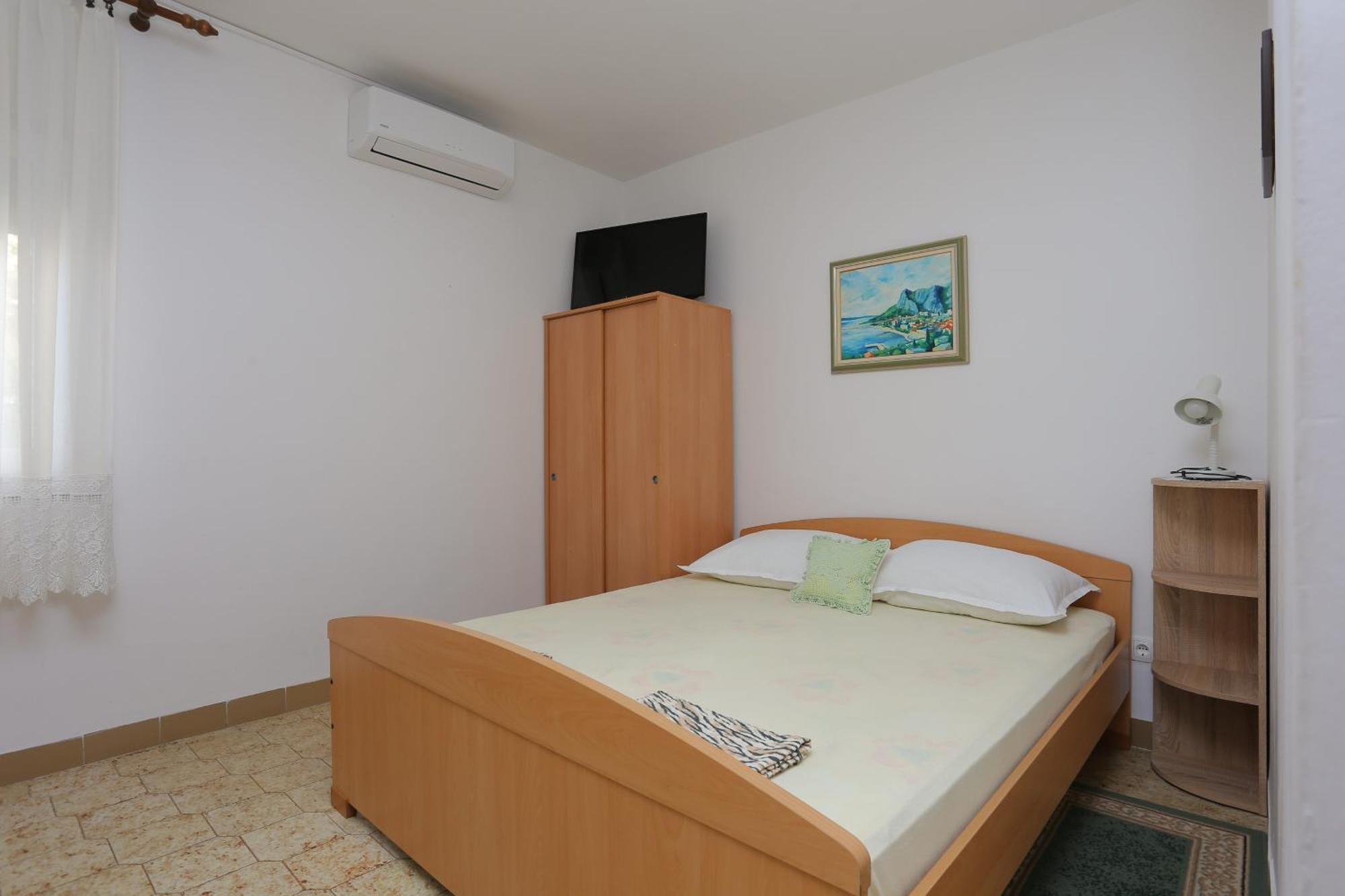 With A Parking Space Duce, - 20858 Apartment *