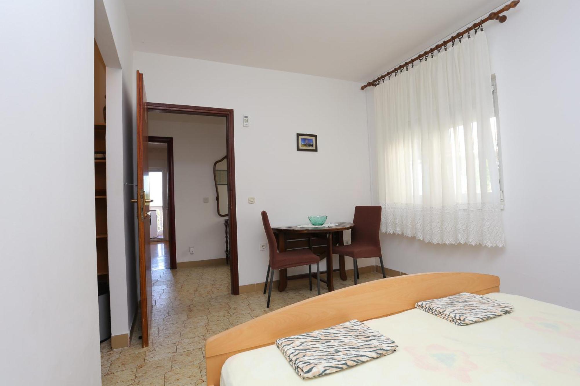 With A Parking Space Duce, - 20858 Apartment *