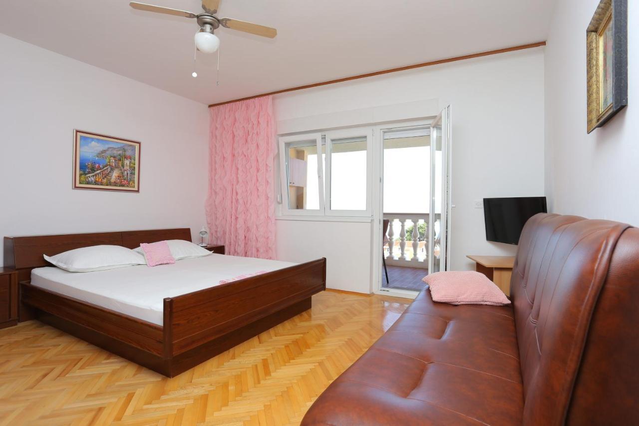 Apartment With A Parking Space Duce, - 20858 *